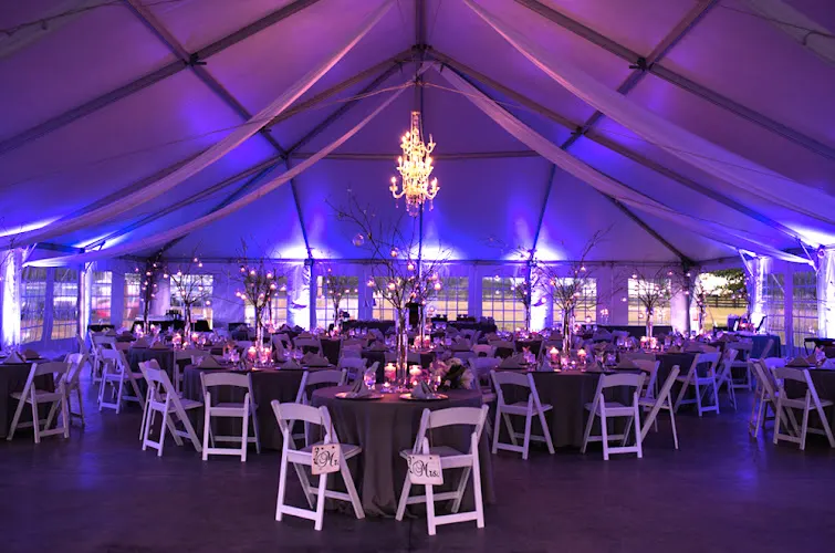 Elegant Soirée Wedding DJs & Photobooths - music